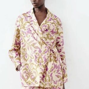 Zara limited edition light weight pure cotton floral metallic Blazer
Sz S